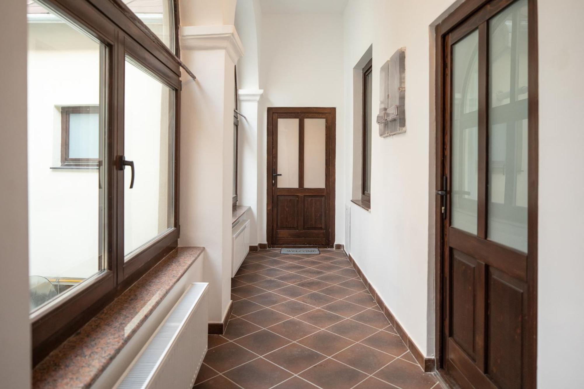 Hirscher Apartments Braşov Extérieur photo