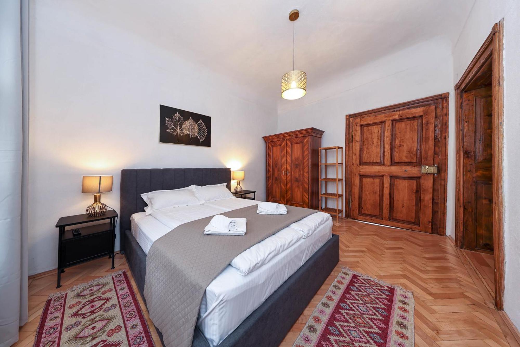 Hirscher Apartments Braşov Extérieur photo