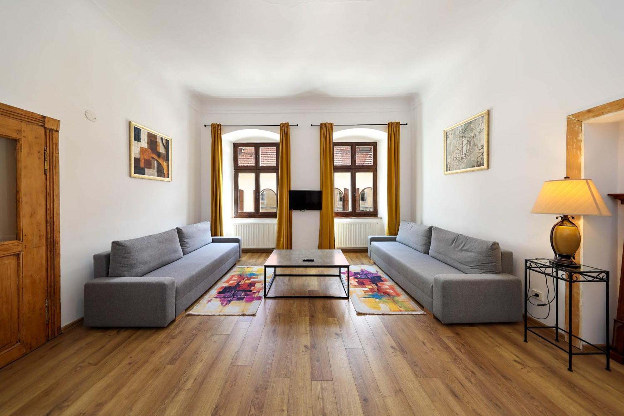 Hirscher Apartments Braşov Extérieur photo