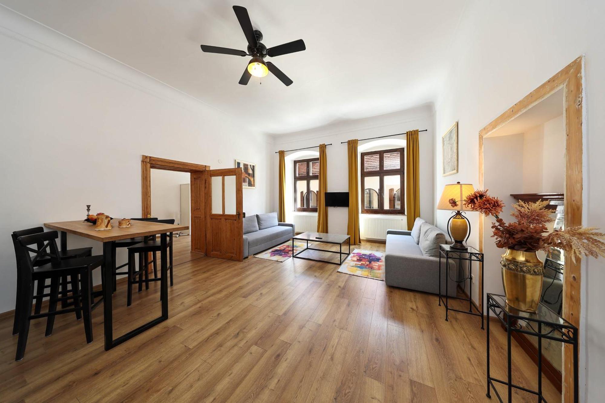 Hirscher Apartments Braşov Extérieur photo