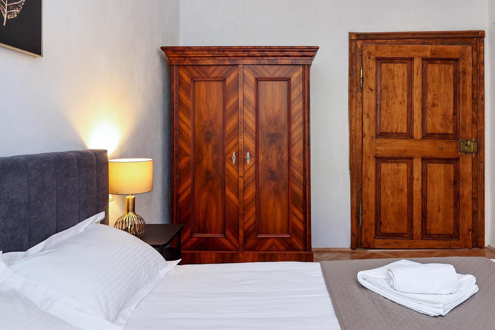 Hirscher Apartments Braşov Extérieur photo